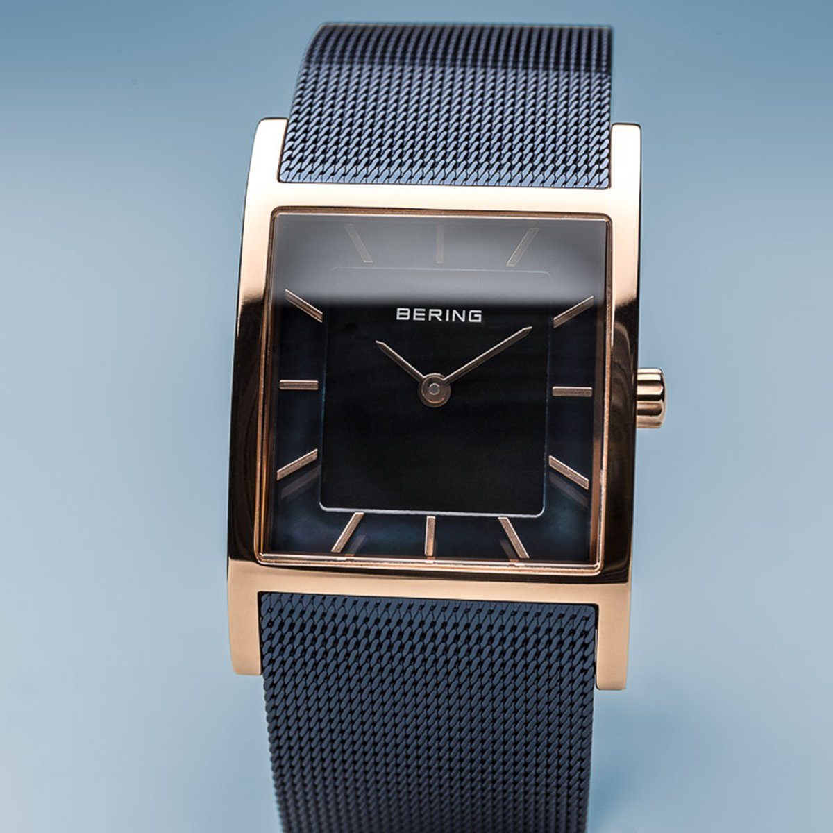 Reloj Bering minimalista mujer cuadrado rosado