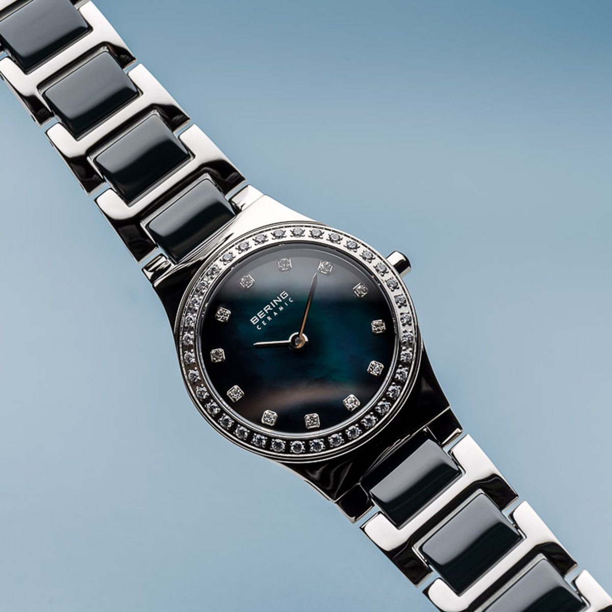 Reloj Bering mujer de cerámica azul y caja de acero