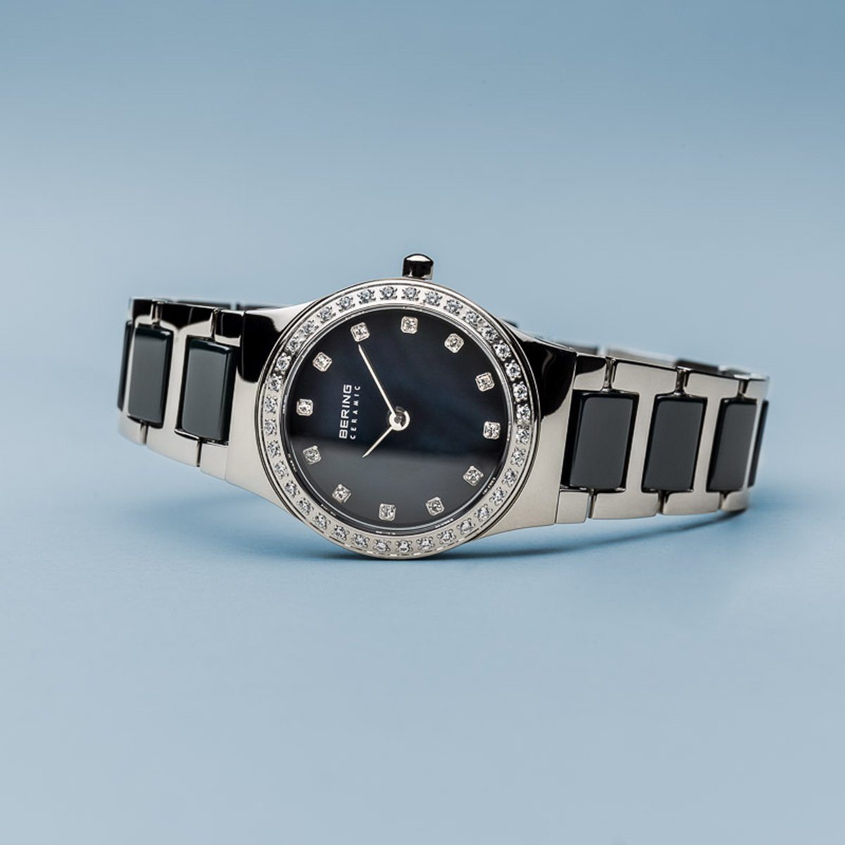 Reloj Bering mujer de cerámica azul y caja de acero
