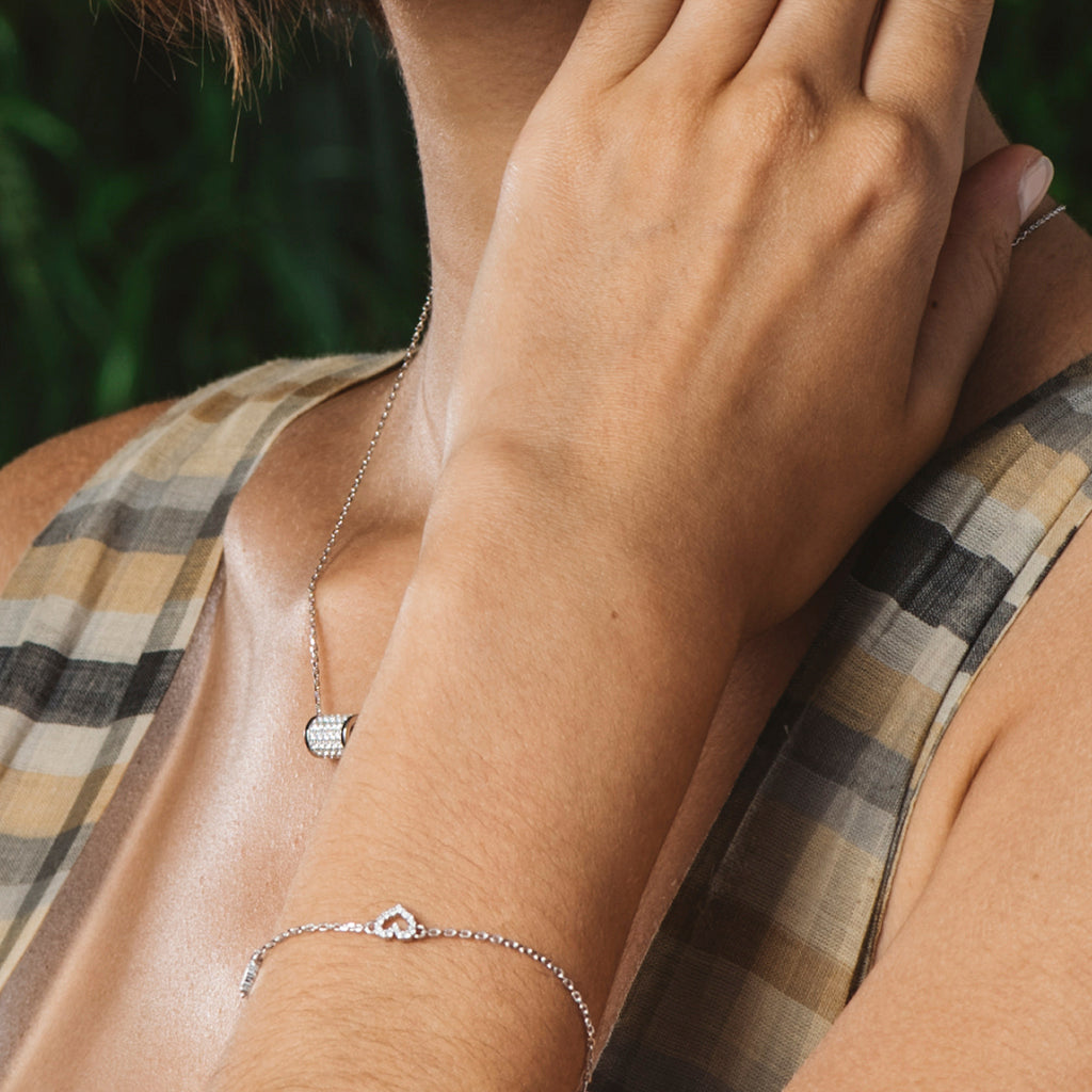Pulsera de plata y circonitas tres corazones