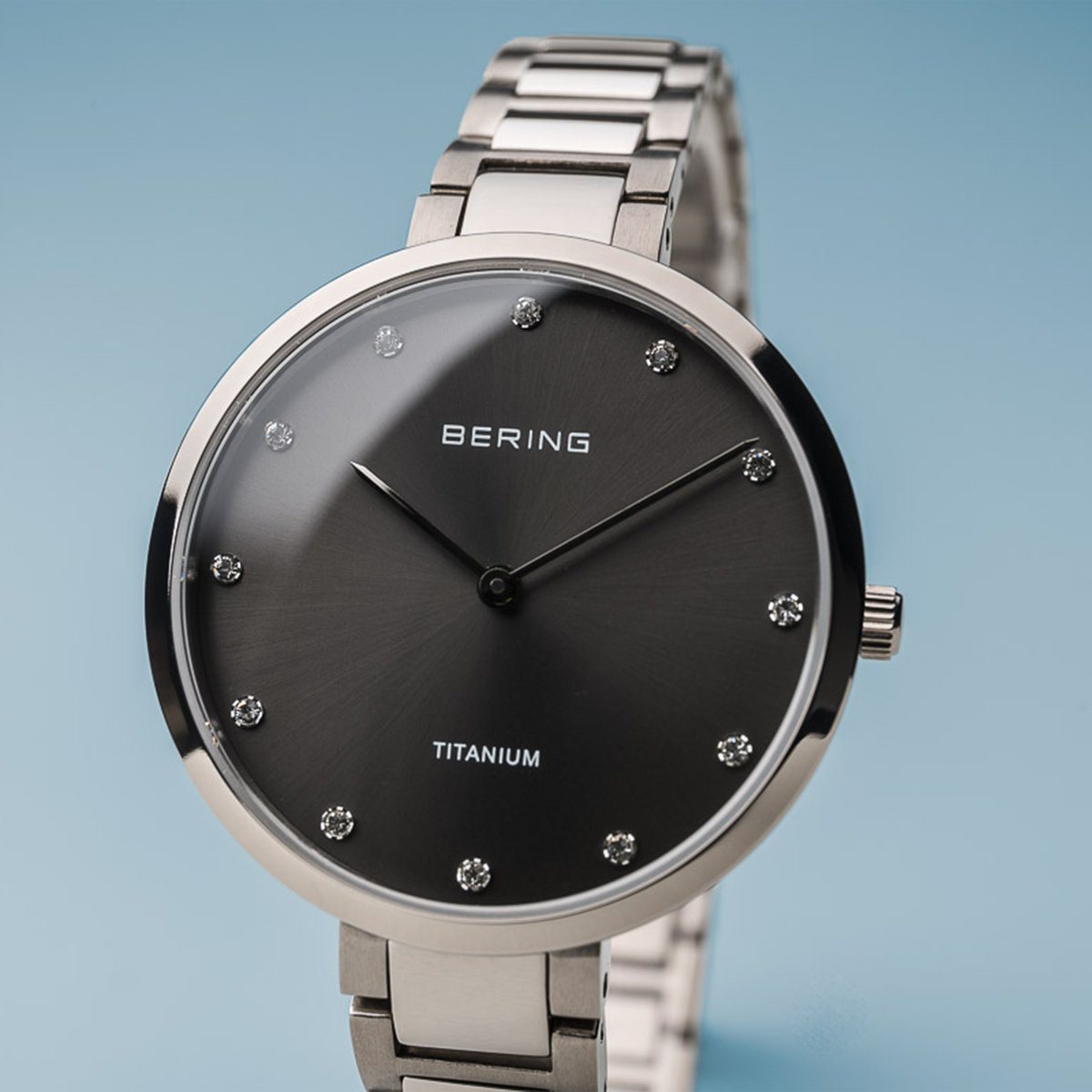 Reloj Bering titanium gris mujer